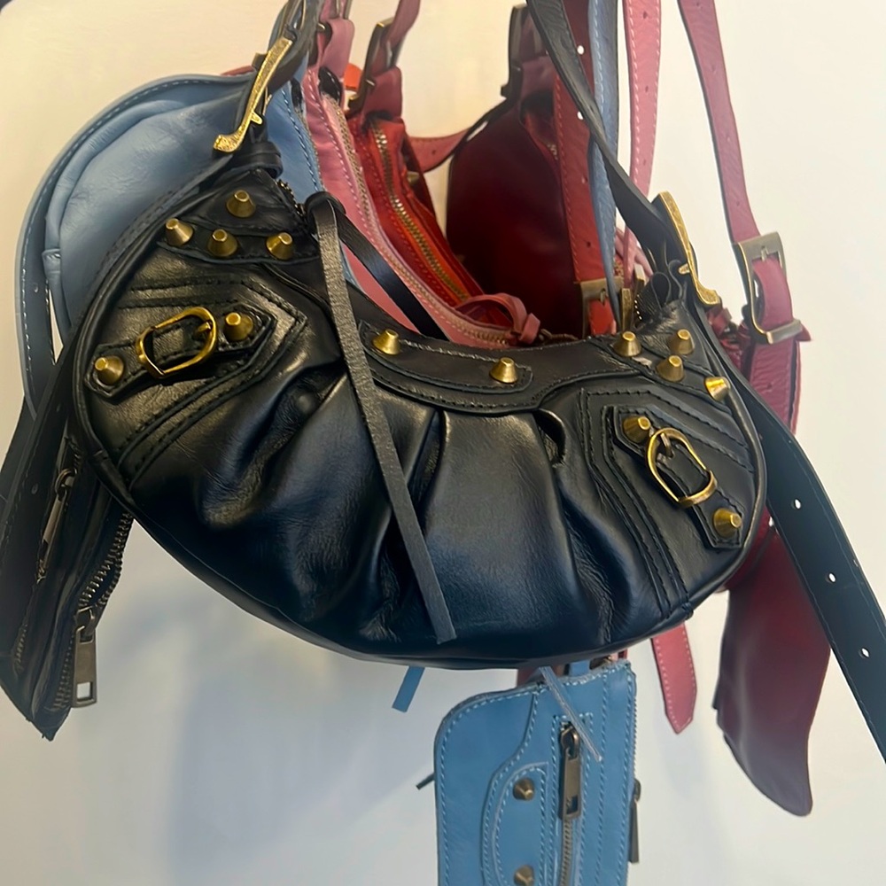 Genuine Leather, Made in Italy Handbag.Black or Blue - Picture 3 of 15
